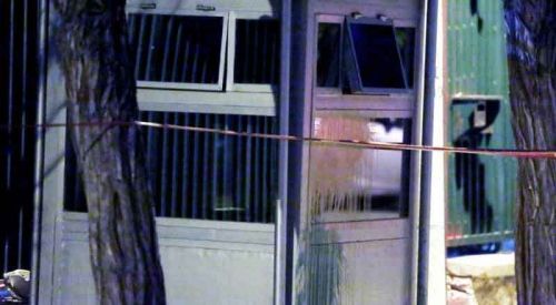 Atina'daki Türk Başkonsolosluğuna saldırdılar