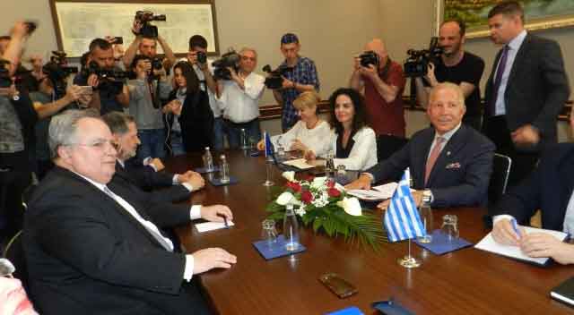 Kotzias Kosova'da temaslarda bulundu