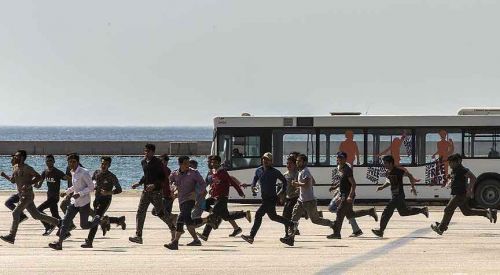Sığınmacılar Patra'dan Avrupa'ya ulaşmaya çalışıyor